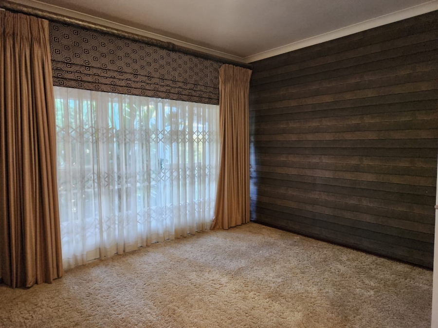 5 Bedroom Property for Sale in Dan Pienaar Free State